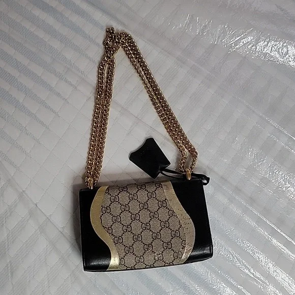 GUCCI Tricolor GG Supreme Canvas And Leather Medium Padlock Shoulder Bag - Picture 9 of 16